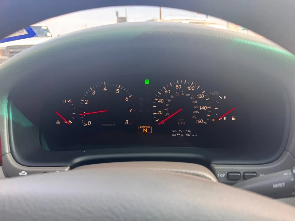 2001 Lexus LS 3rd Gen - Image 12 of 17