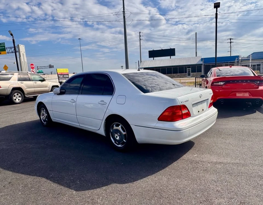 2001 Lexus LS 3rd Gen - Image 5 of 17