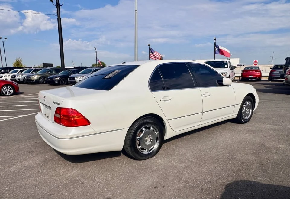 2001 Lexus LS 3rd Gen - Image 6 of 17