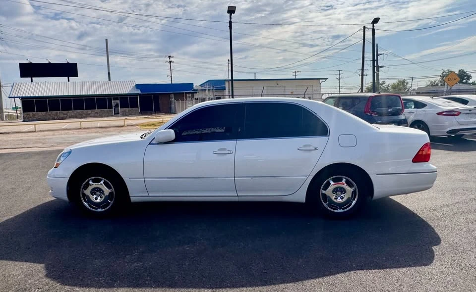 2001 Lexus LS 3rd Gen - Image 4 of 17