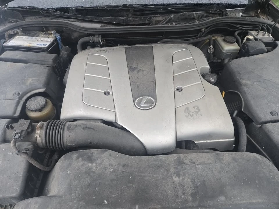 2001 Lexus LS 3rd Gen - Image 13 of 19