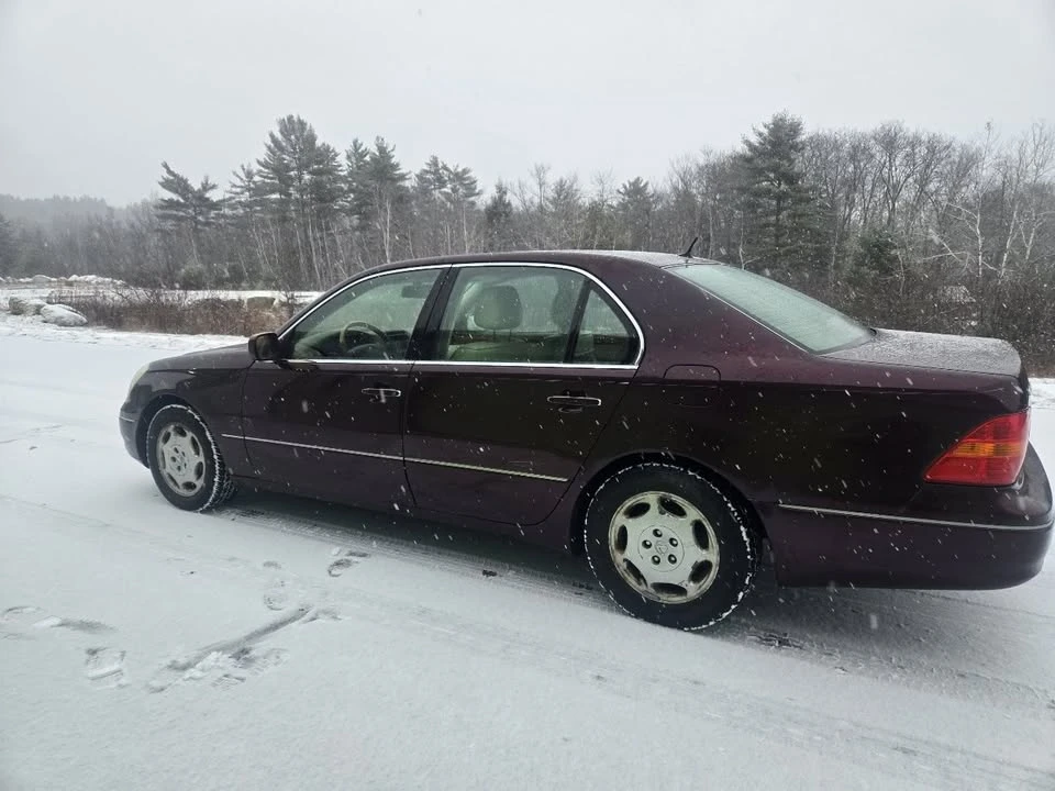 2001 Lexus LS 3rd Gen - Image 5 of 19