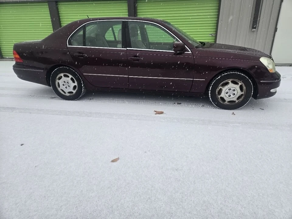 2001 Lexus LS 3rd Gen - Image 2 of 19