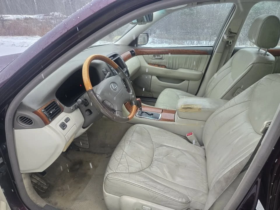 2001 Lexus LS 3rd Gen - Image 9 of 19