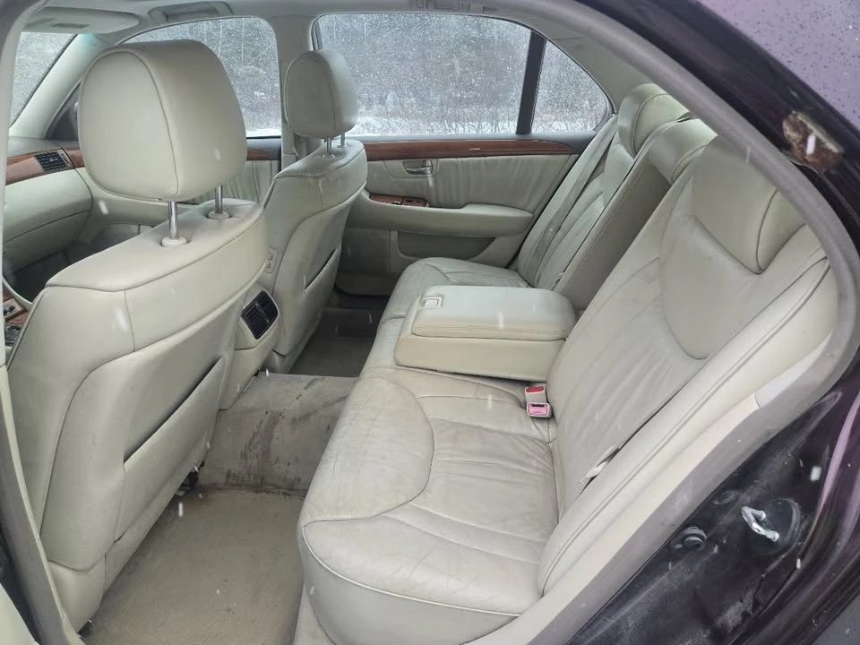 2001 Lexus LS 3rd Gen - Image 11 of 19