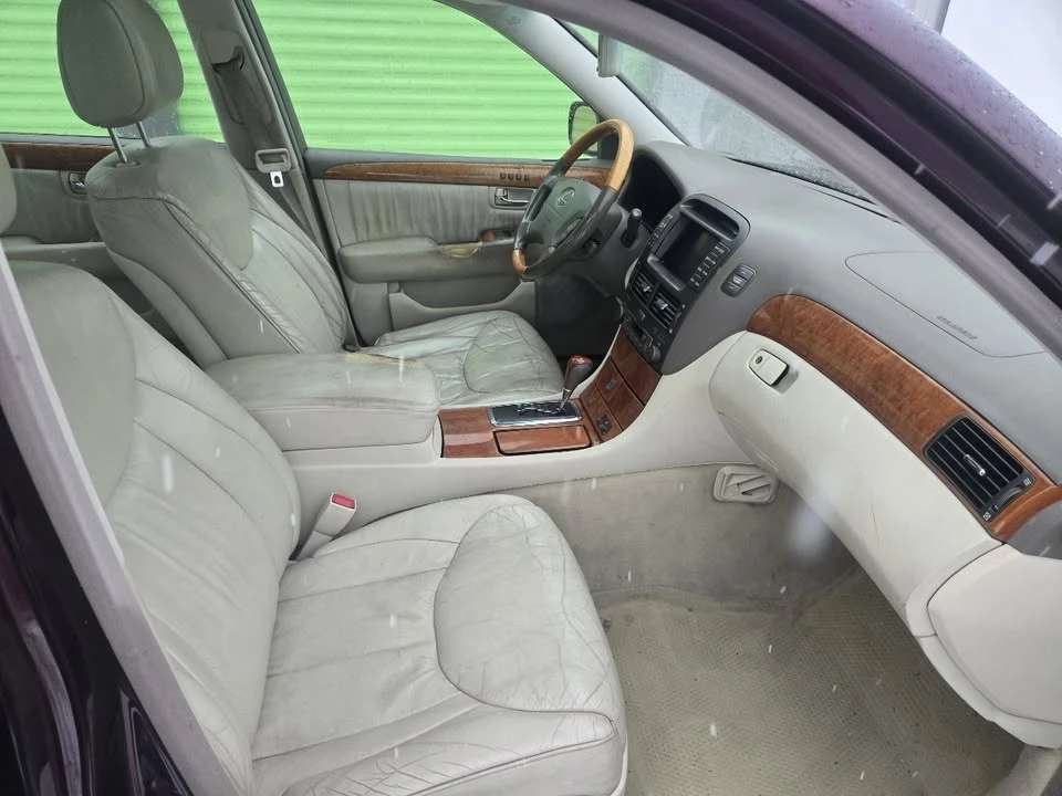 2001 Lexus LS 3rd Gen - Image 15 of 19