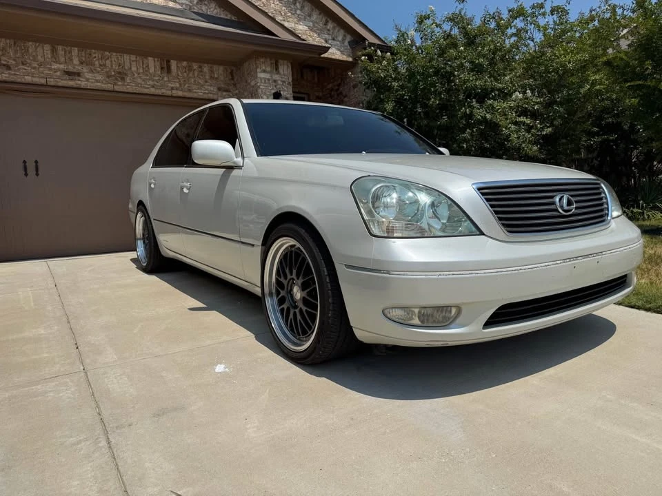 2001 Lexus LS 3rd Gen - Image 8 of 9