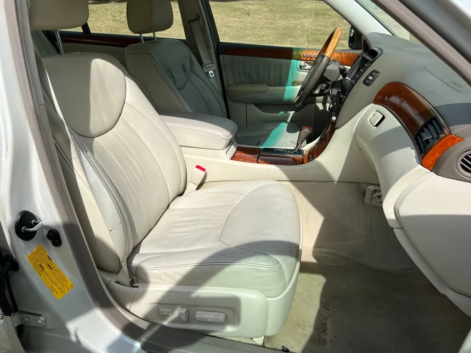 2001 Lexus LS 3rd Gen - Image 14 of 19