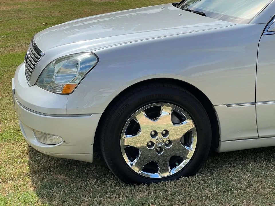 2001 Lexus LS 3rd Gen - Image 18 of 19