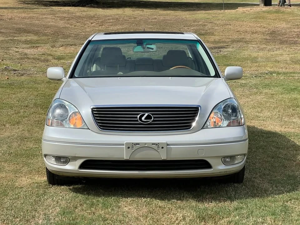 2001 Lexus LS 3rd Gen - Image 8 of 19