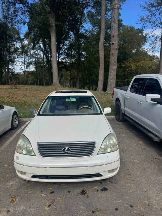 2001 Lexus LS 3rd Gen - Image 2 of 6
