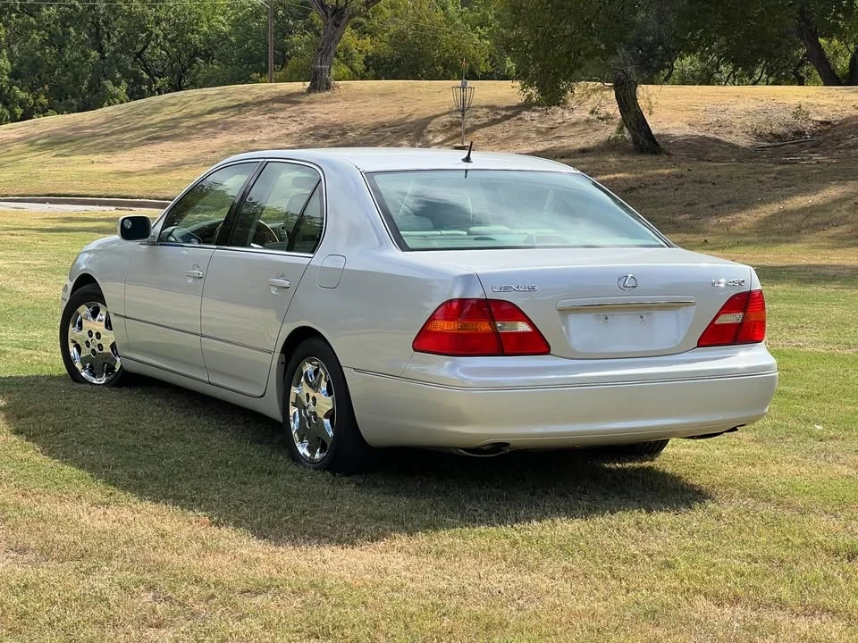 2001 Lexus LS 3rd Gen - Image 3 of 19
