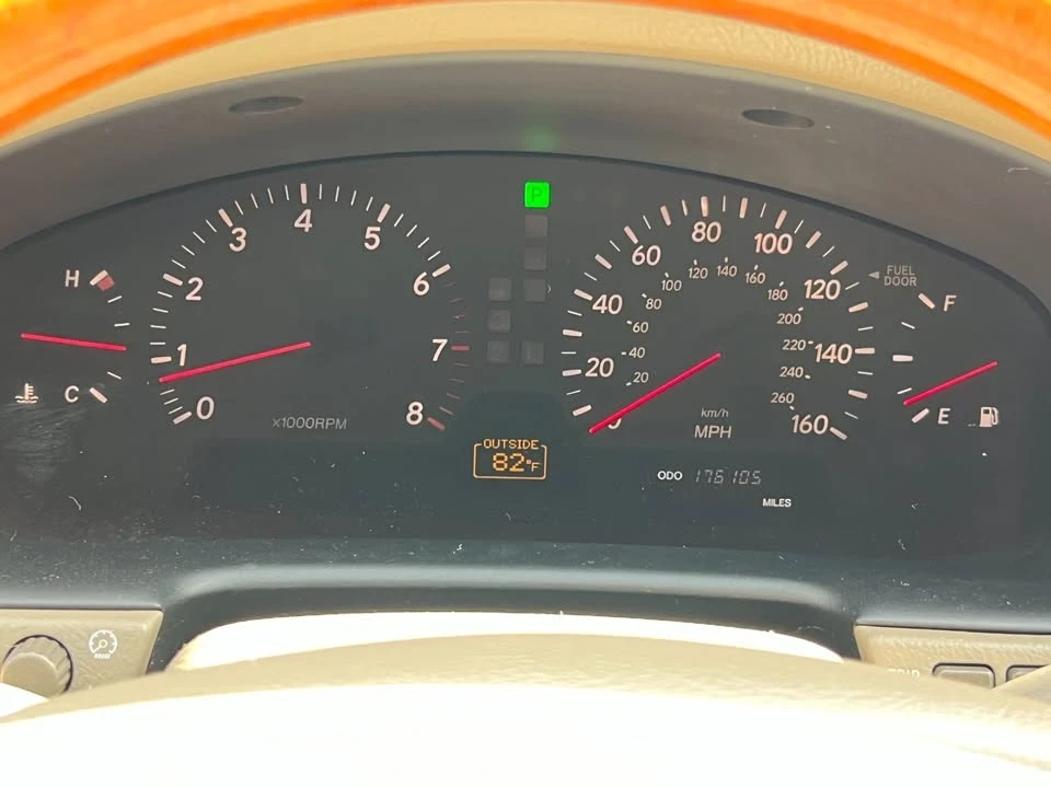 2001 Lexus LS 3rd Gen - Image 19 of 19