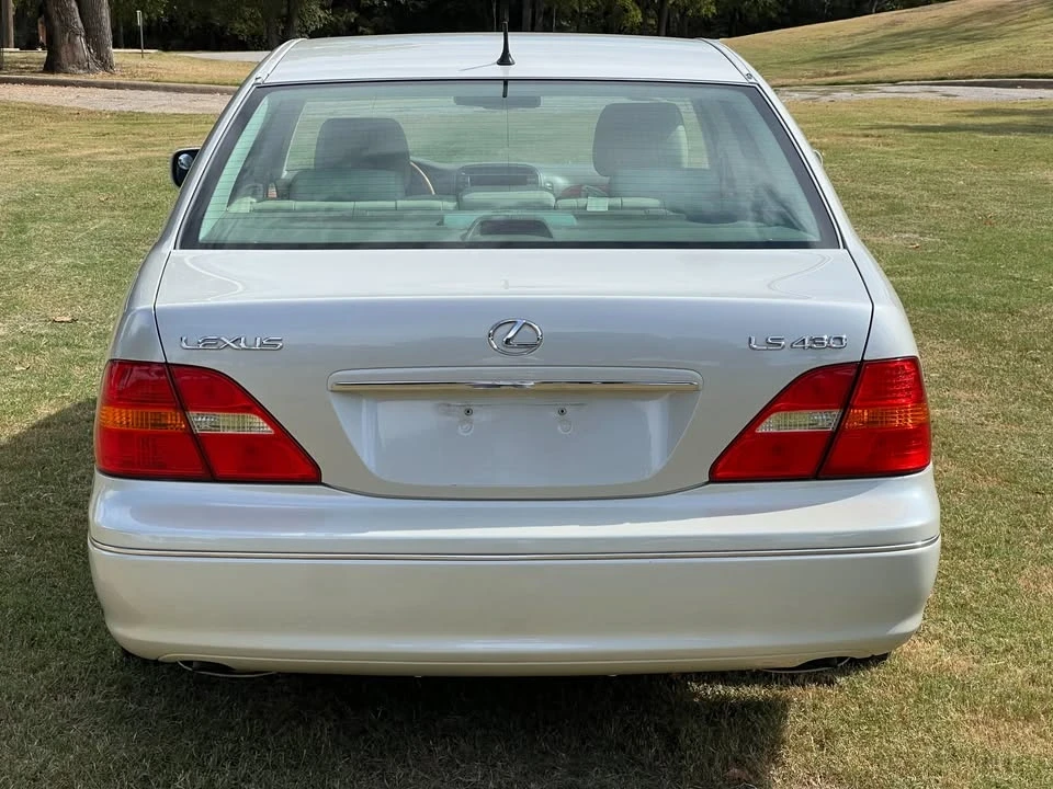 2001 Lexus LS 3rd Gen - Image 4 of 19