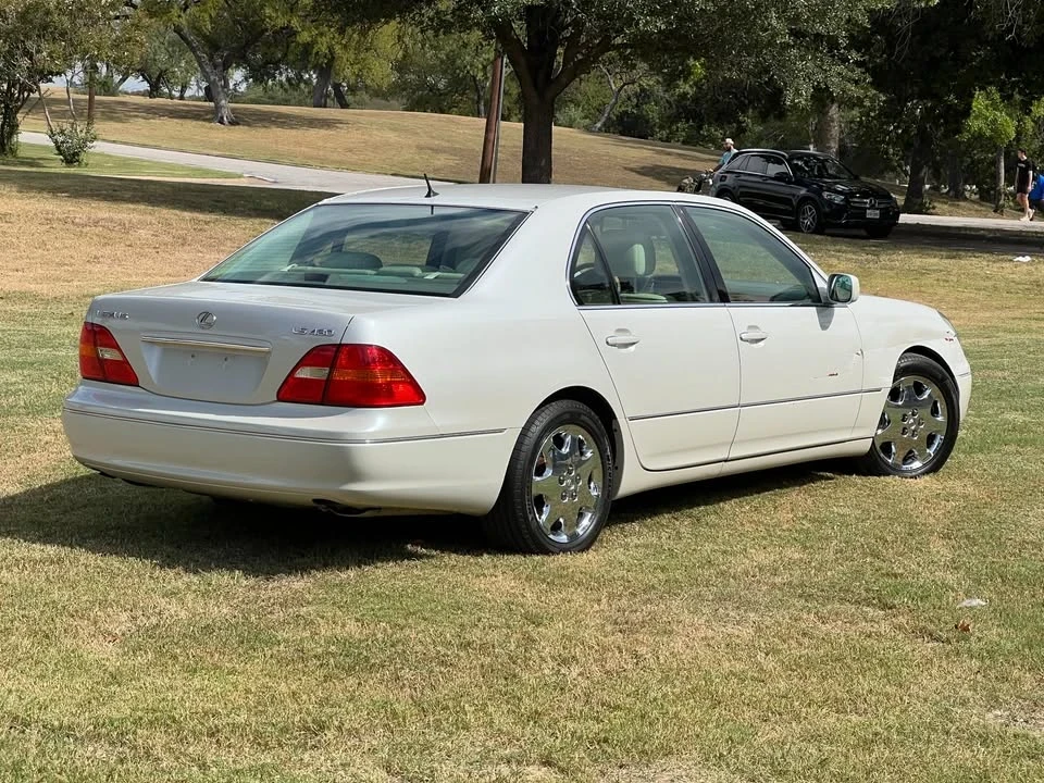 2001 Lexus LS 3rd Gen - Image 5 of 19