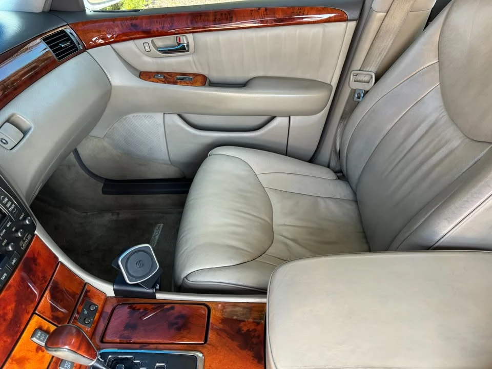 2001 Lexus LS 3rd Gen - Image 6 of 16