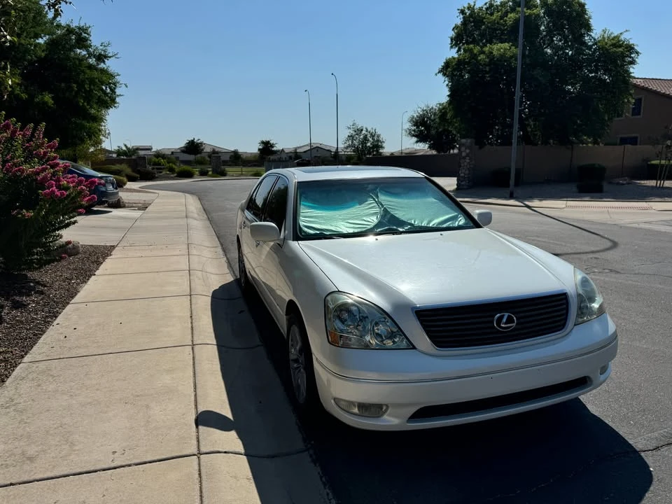 2001 Lexus LS 3rd Gen - Image 3 of 16