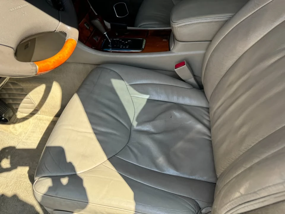 2001 Lexus LS 3rd Gen - Image 5 of 16