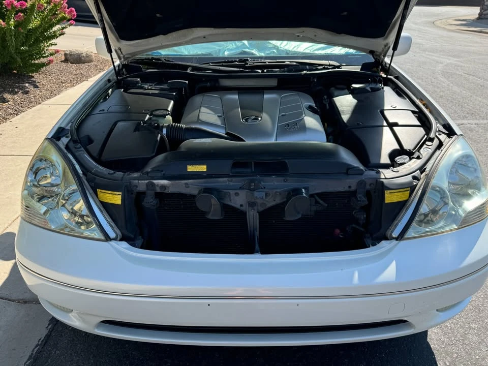 2001 Lexus LS 3rd Gen - Image 14 of 16