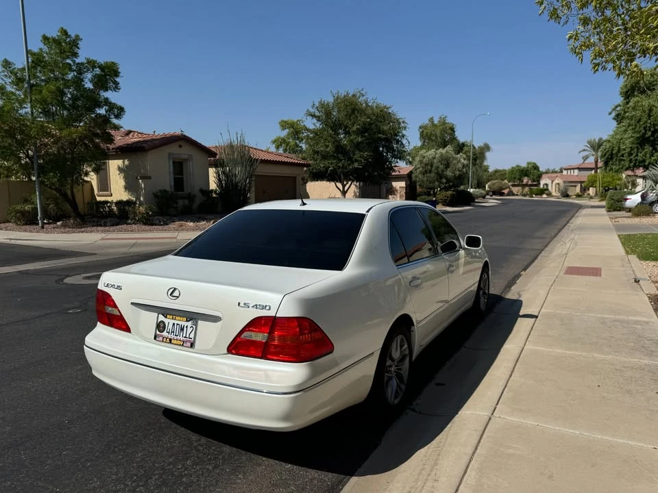 2001 Lexus LS 3rd Gen - Image 2 of 16