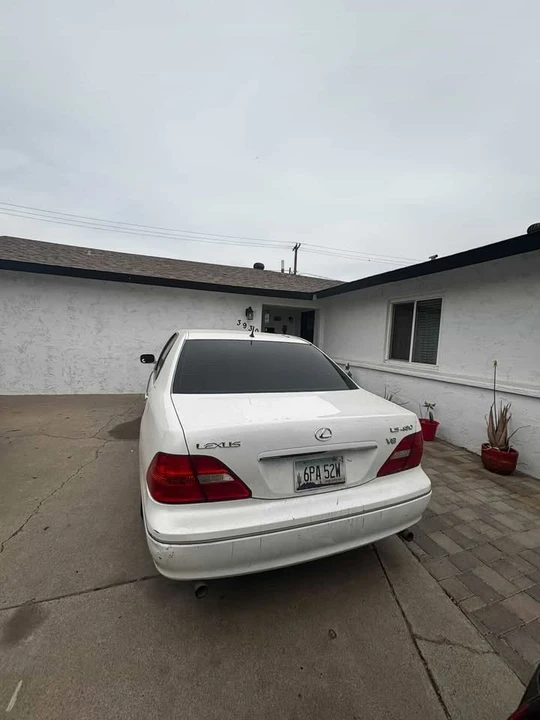2001 Lexus LS 3rd Gen - Image 3 of 9