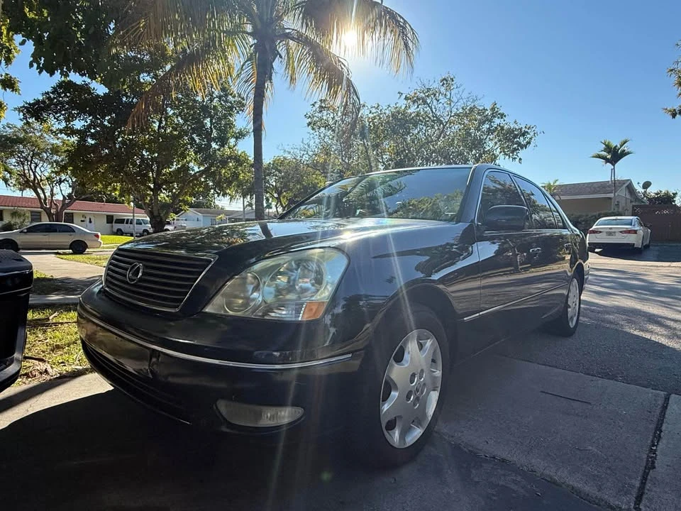2001 Lexus LS 3rd Gen - Image 6 of 9