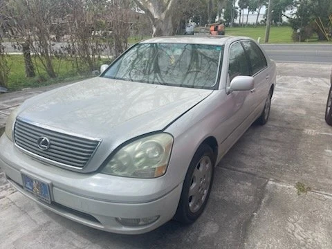 2001 Lexus LS 3rd Gen - Image 2 of 8