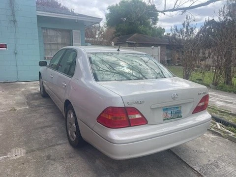 2001 Lexus LS 3rd Gen - Image 4 of 8