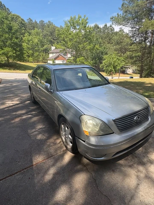 2001 Lexus LS 3rd Gen - Image 3 of 4