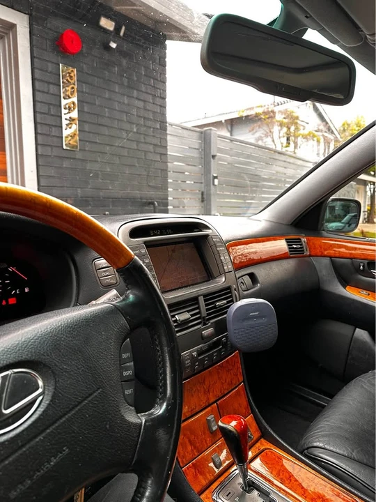 2001 Lexus LS 3rd Gen - Image 5 of 5