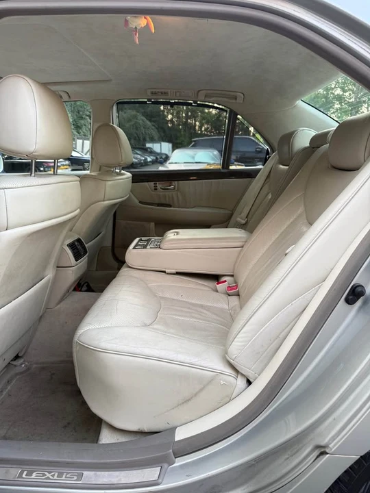2001 Lexus LS 3rd Gen - Image 7 of 14