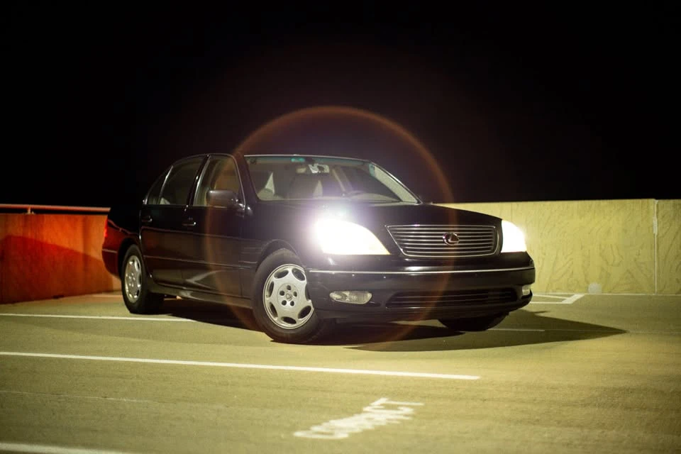 2001 Lexus LS 3rd Gen - Image 2 of 20
