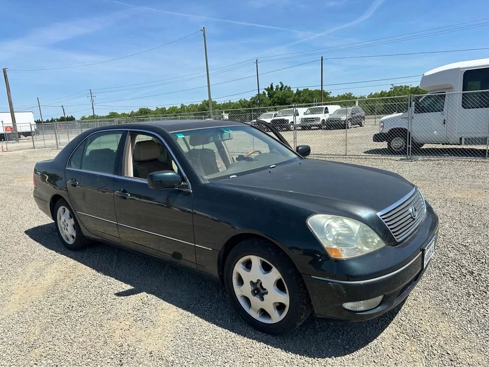 2001 Lexus LS 3rd Gen - Image 3 of 8