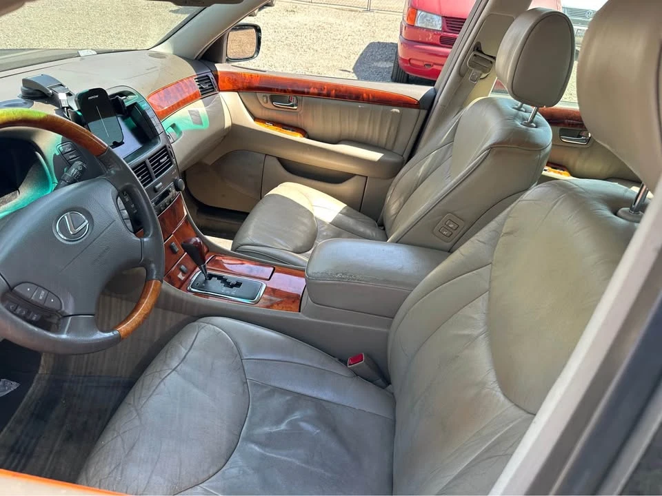 2001 Lexus LS 3rd Gen - Image 7 of 8