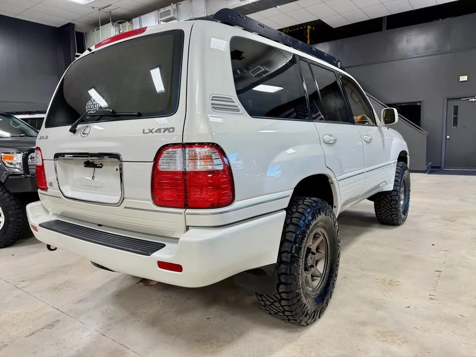 2001 Lexus LX 2nd Gen - Image 7 of 20