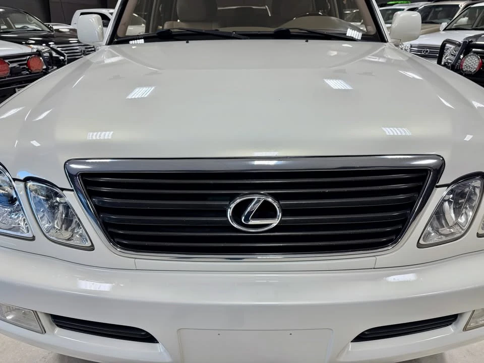 2001 Lexus LX 2nd Gen - Image 12 of 20