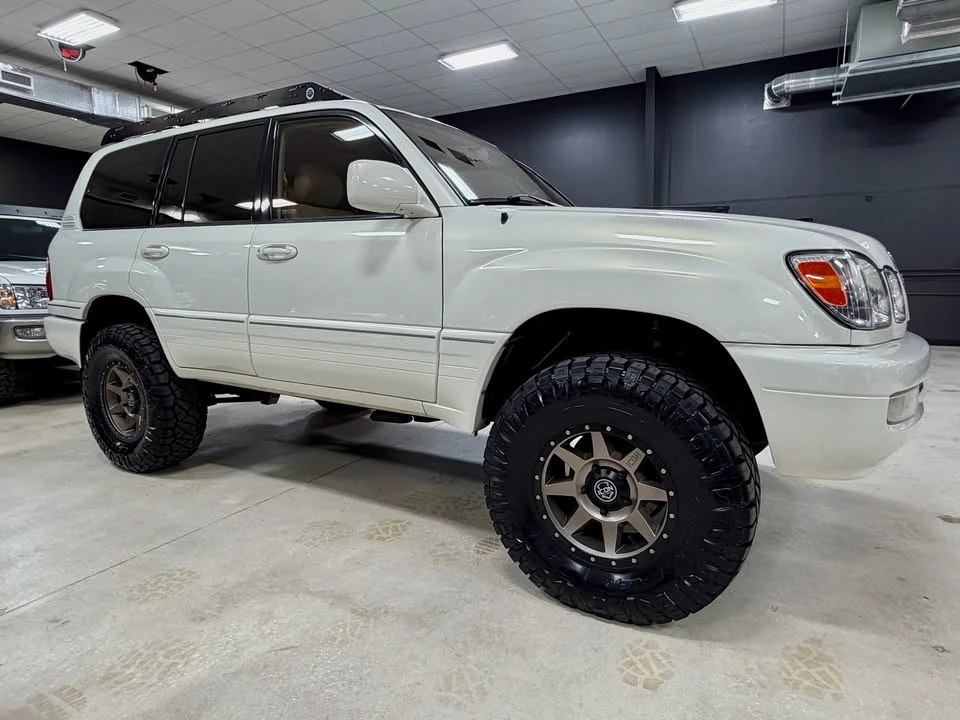 2001 Lexus LX 2nd Gen - Image 2 of 20