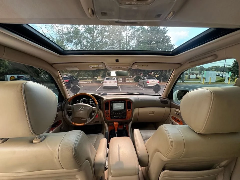 2001 Lexus LX 2nd Gen - Image 14 of 17