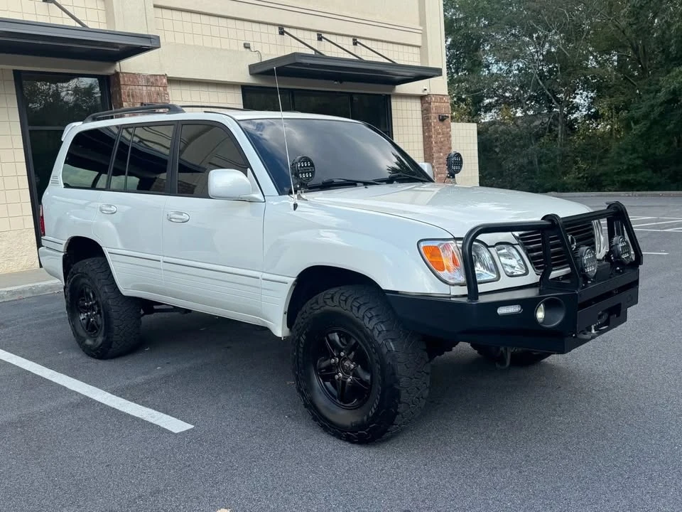 2001 Lexus LX 2nd Gen - Image 6 of 17