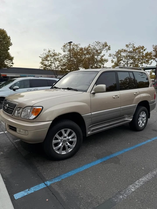 2001 Lexus LX 2nd Gen - Image 2 of 14