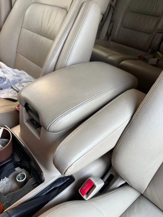 2001 Lexus LX 2nd Gen - Image 10 of 14