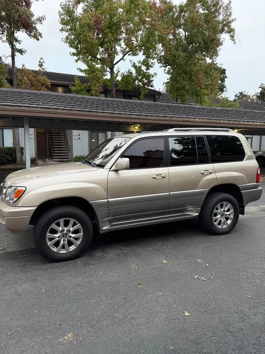 2001 Lexus LX 2nd Gen - Image 3 of 14