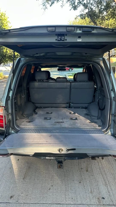 2001 Lexus LX 2nd Gen - Image 8 of 15