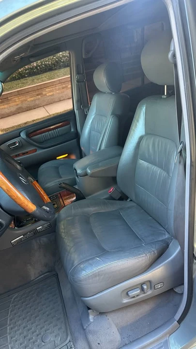2001 Lexus LX 2nd Gen - Image 5 of 15