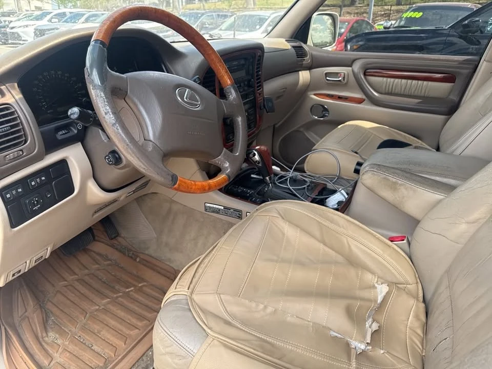 2001 Lexus LX 2nd Gen - Image 7 of 8