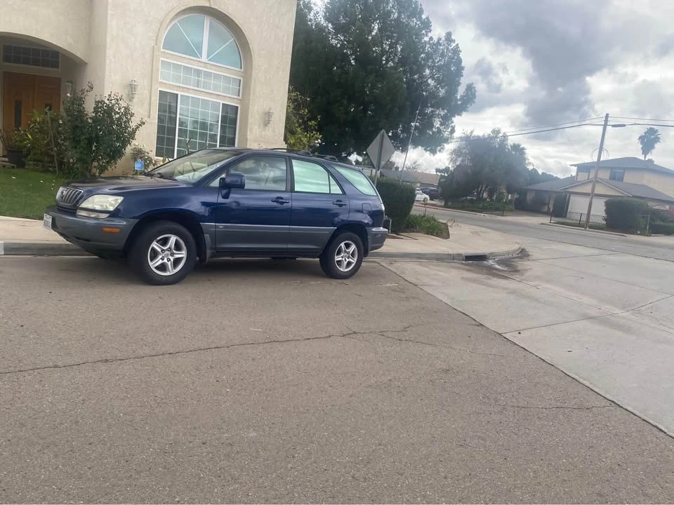 2001 Lexus RX 1st Gen - Image 4 of 12