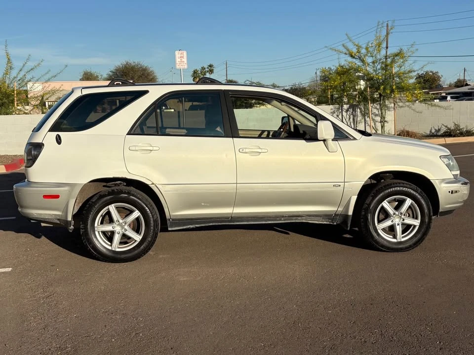 2001 Lexus RX 1st Gen - Image 6 of 17