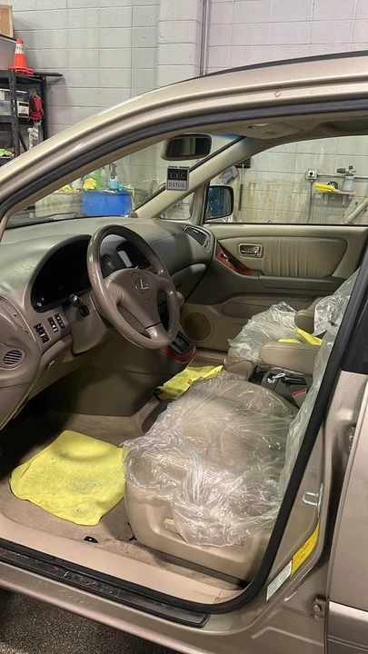 2001 Lexus RX 1st Gen - Image 2 of 2