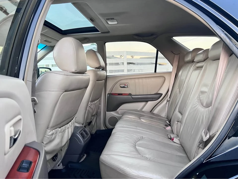 2001 Lexus RX 1st Gen - Image 6 of 13
