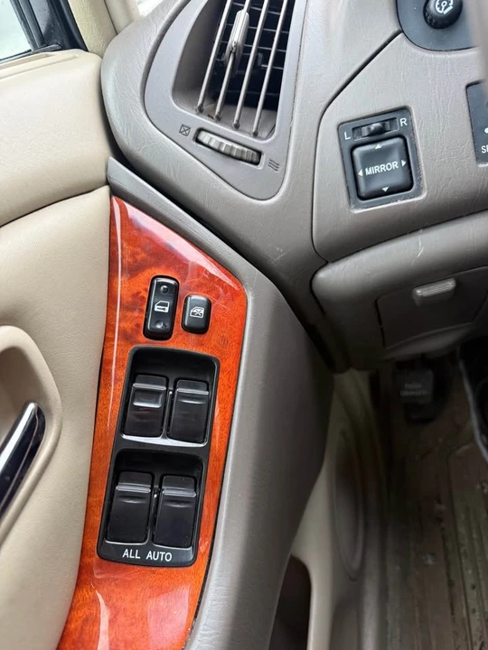 2001 Lexus RX 1st Gen - Image 8 of 13